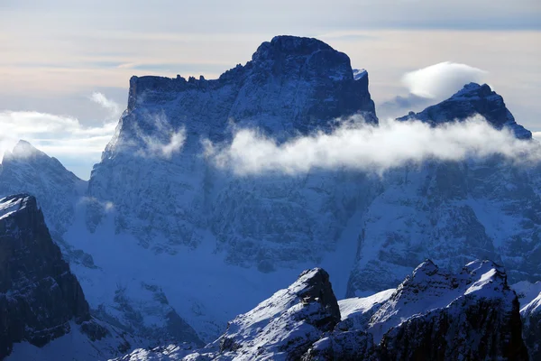 Alpine winterlandschap — Stockfoto