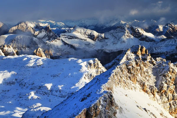 Alpine winterlandschap — Stockfoto