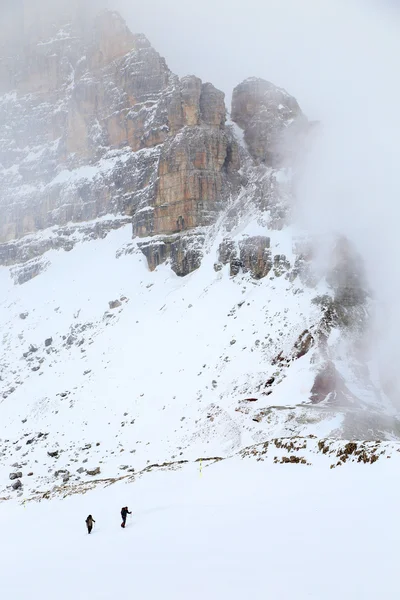 Dağlarda trekking kış — Stok fotoğraf