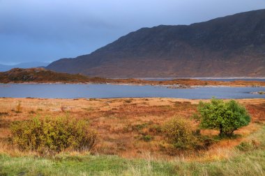 lough ile sonbahar Dağları