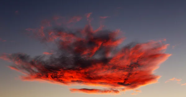 Bewölkter Sonnenuntergang — Stockfoto