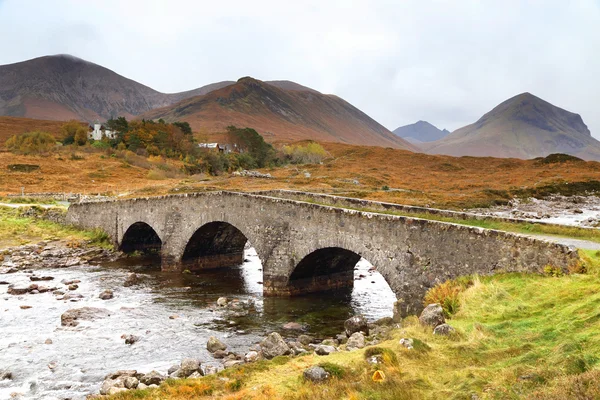 Brug bij Sligachan, Isle of Skye — Stockfoto