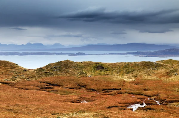 Autumn mountains  with lough — Stock Photo, Image