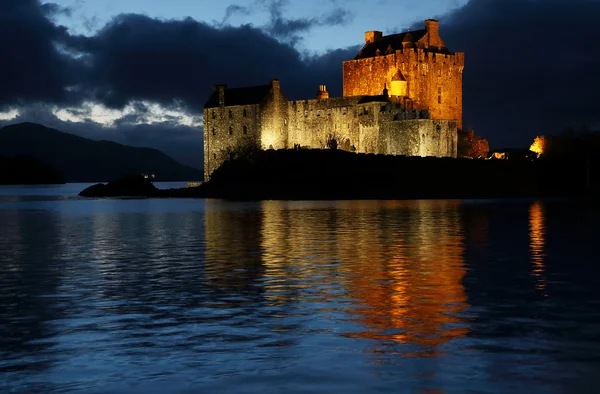 Замок Eilean Donan — стокове фото