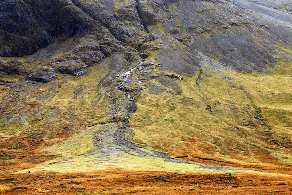 Herfst kleuren in cuilin bergen — Stockfoto