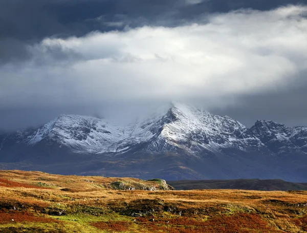 Couleurs d'automne dans les montagnes Cuilin — Photo