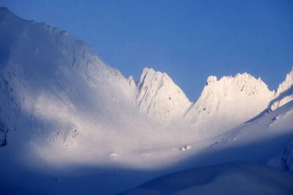 特兰西瓦尼亚阿尔卑斯山冬季景观 罗马尼亚法加拉山脉 — 图库照片