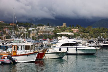 Santa Margherita, Liguria, İtalya, Avrupa limanında tekneler