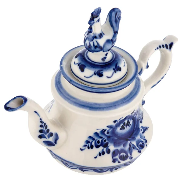 茶壶水壶 金银花雕塑 瓷瓷雕塑品 白色背景 钴蓝彩绘是一种传统的民族彩绘 房地内部装修 — 图库照片
