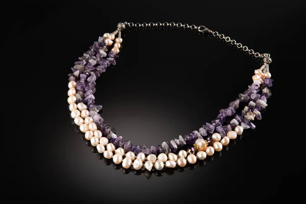 Mycket Peri Purple Lilac Violet Lyxigt Handgjort Halsband Små Glaspärlor — Stockfoto