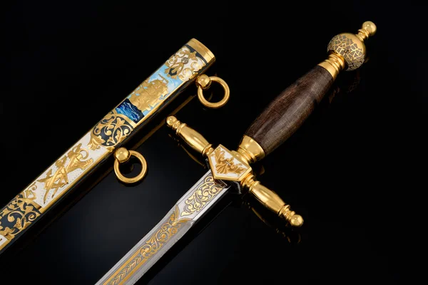 Σουβενίρ Συλλεκτικό Ασημένιο Μαχαίρι Χρυσό Μαχαίρι Θηκάρι Μεταλλική Χάραξη Μαύρο — Φωτογραφία Αρχείου