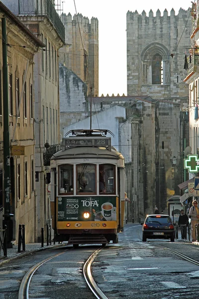 tramvay hattında libon 28