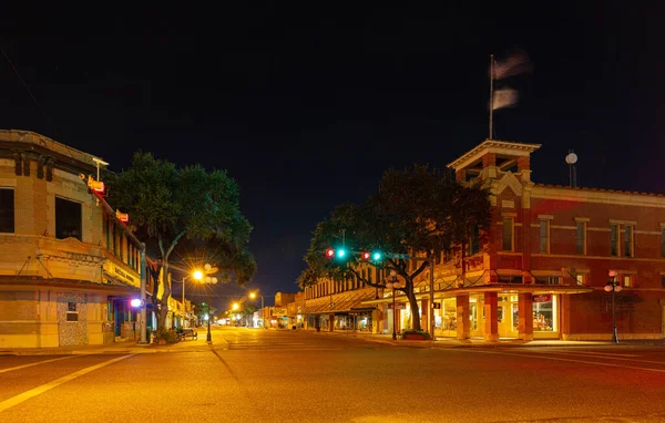 美国德克萨斯州金斯维尔 2020年9月3日 夜间俯瞰E Kleberg大道 — 图库照片