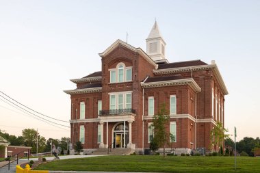 Clinton, Kentucky, ABD - 24 Ağustos 2021: The Hickman County Adliyesi.