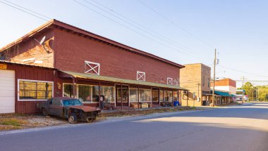 Delight, Arkansas, ABD - 26 Eylül 2021: 3. cadde boyunca eski iş bölgesi