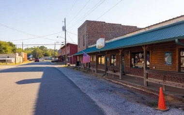 Delight, Arkansas, ABD - 26 Eylül 2021: 3. cadde boyunca eski iş bölgesi