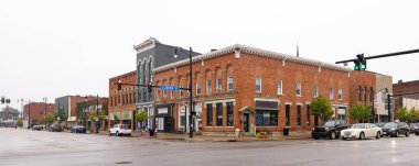 Defiance, Ohio, ABD - 24 Ekim 2021: Clinton Caddesi boyunca uzanan Tarihi İş Bölgesi