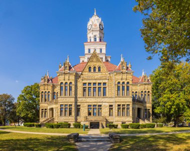 Paris, Illinois, ABD - 28 Eylül 2021: Tarihi Edgar County Adliyesi