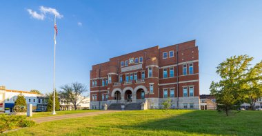 Robinson, Illinois, ABD - 28 Eylül 2021: Tarihi Crawford İlçe Mahkemesi