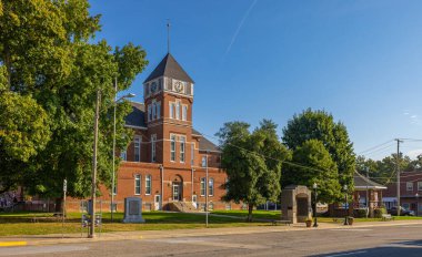 Fairfield, Illinois, ABD - 1 Ekim 2021: Tarihi Wayne County Adliyesi