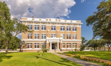 Kingsville, Teksas, ABD - 18 Eylül 2021: Kleberg Adliyesi