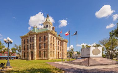 Wharton, Teksas, ABD - 20 Eylül 2021 Wharton Eyalet Mahkemesi ve Gaziler Anıtı