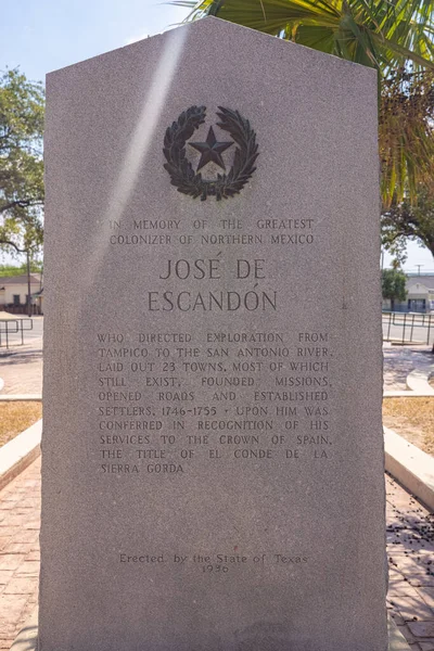 Rio Grande Şehri, Teksas, ABD - 11 Eylül 2021: Jose De Escandon, Explorer ve Colonizer anısına Taş