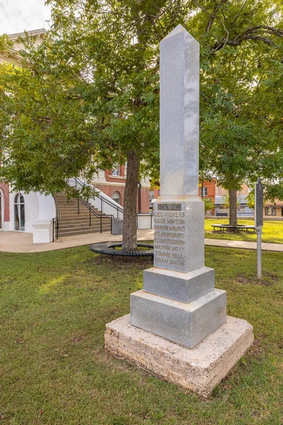 Hemphill, Teksas, ABD - 17 Ekim 2021: Adliyedeki Dünya Savaşı Anıtı