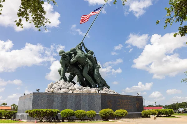 Harlingen, Teksas, ABD - 24 Haziran 2021: Deniz Akademisi Iwo Jima Savaş Anıtı