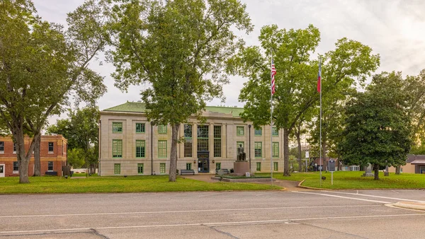 San Augustine, Teksas, ABD - 17 Ekim 2021: San Augustine Eyalet Mahkemesi