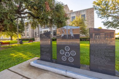 Rusk, Teksas, ABD - 26 Eylül 2021: Cherokee İlçe Mahkemesi ve Gaziler Anıtı