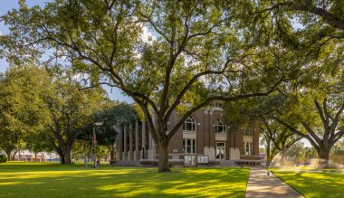 Falfurrias, Teksas, ABD - 11 Eylül 2021: Brooks County Adliyesi