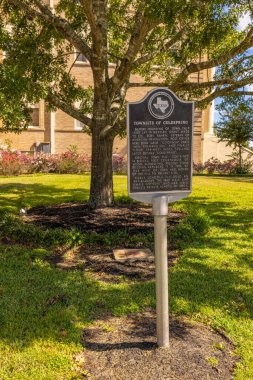 Coldspring, Teksas, ABD - 17 Ekim 2021: Plaque Coldspring tarihini anlatıyor