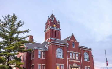 Bellaire, Michigan, ABD - 22 Ekim 2021: The Historict Antrim County Adliyesi