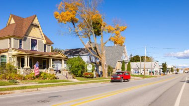 Cheboygan, Michigan, ABD - 23 Ekim 2021: Mian Caddesi 'ndeki eski iş bölgesi