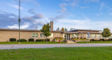 Tawas City, Michigan, ABD - 23 Ekim 2021: Iosco İdari Binası