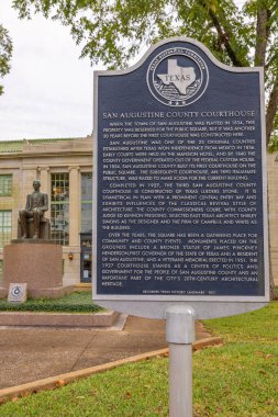 San Augustine, Teksas, ABD - 17 Ekim 2021 San Agustine İlçe Adliyesi Tarihi