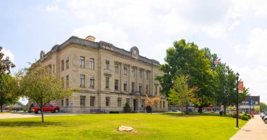 Sullivan, Indiana, USA - August 24, 2021: The Sullivan County Courthouse