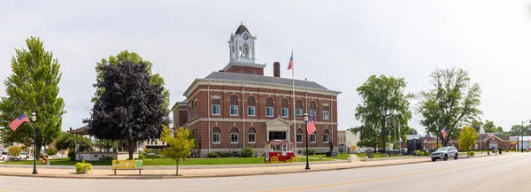 2021年8月18日米国イリノイ州マーシャル 歴史的なクラーク郡庁舎 — ストック写真