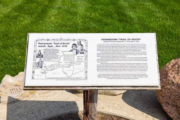 Rochester Indiana Usa August 2021 Plaque Tells History Potawatomi Trail — стокове фото