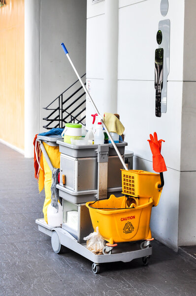 Bathroom cleaning kit