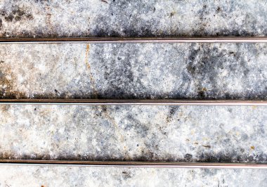 kaba gri metal plaka