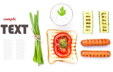 tost ekmeği, domates, sosis, otlar Kahvaltı Seti