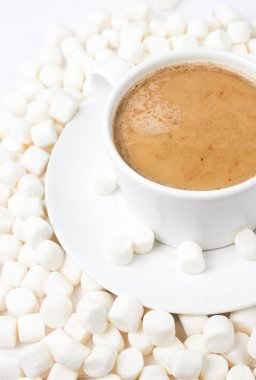 mini lokum arka plan üzerinde dinlenme ile sıcak kakao fincan gurme