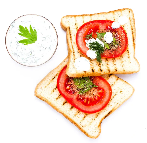 Zestaw śniadaniowy toast chleba, pomidor, na białym tle — Zdjęcie stockowe