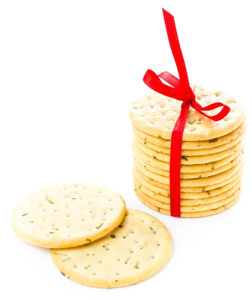 Feestelijk verpakt pimpernoten (pistaches) gebak cookies geïsoleerd op witte achtergrond — Stockfoto