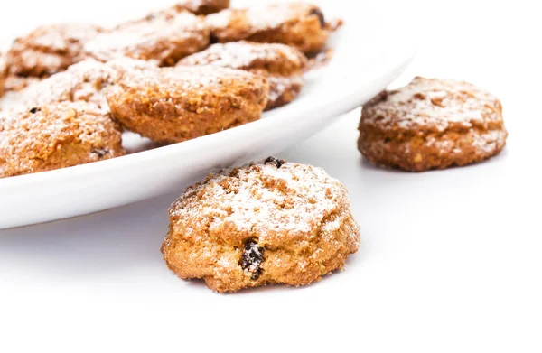 Stapel van kleine cookies op een plaat — Stockfoto
