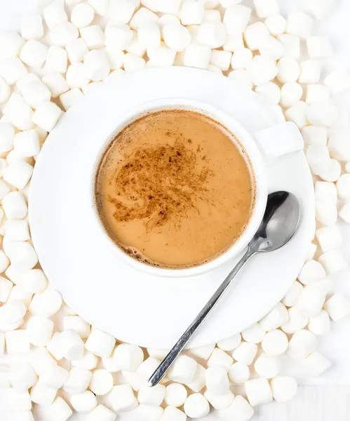 Cup of hot cocoa with chocolate and marchmallows on white background — Stock Photo, Image