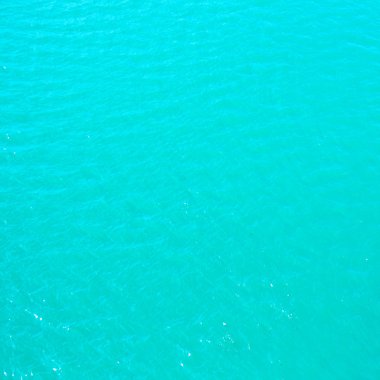 parlak mavi mavi deniz suyu