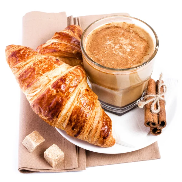 Snídaně s francouzské croissanty a káva — Stock fotografie